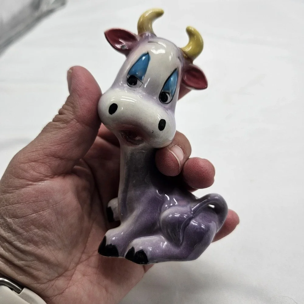 Vtg. Nasco Purple Sitting Cow Cartoon Figurine Single Salt and Pepper Shaker